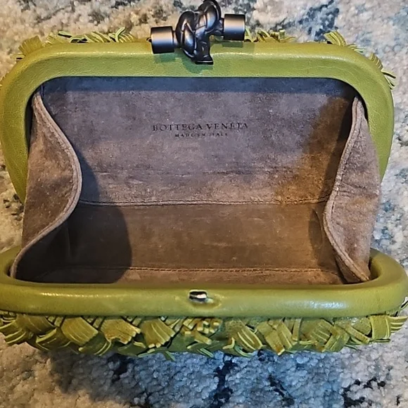 Bottega Veneta Knot Clutch - Picture 4 of 5